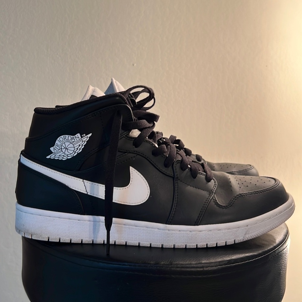 Nike Air Jordans mens size 12 black/white great condition worn only a few times!